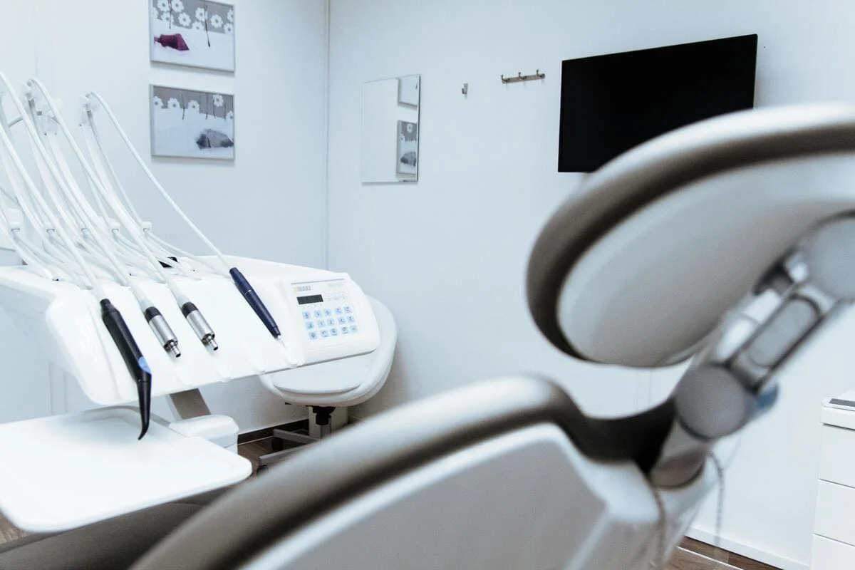 Deschiderea unui cabinet stomatologic: pași importanți și recomandări de care să ții cont 
